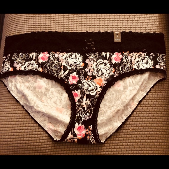 TORRID BLACK FLORAL PANTY SIZE 2 X - Picture 2 of 5